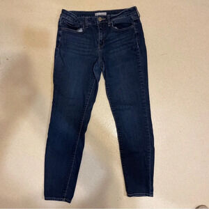 SO low rise favorite skinny jeans size 9.